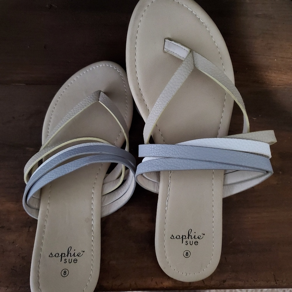 Sophie Sue Flip Flops Nwot size 8